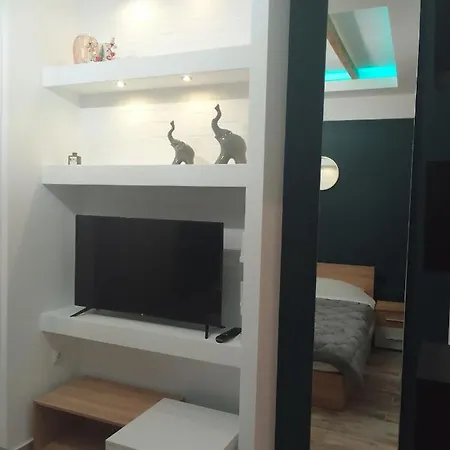 Petit Apartment - City Center - Gorgopotamou 1 Karaferye Dış mekan fotoğraf